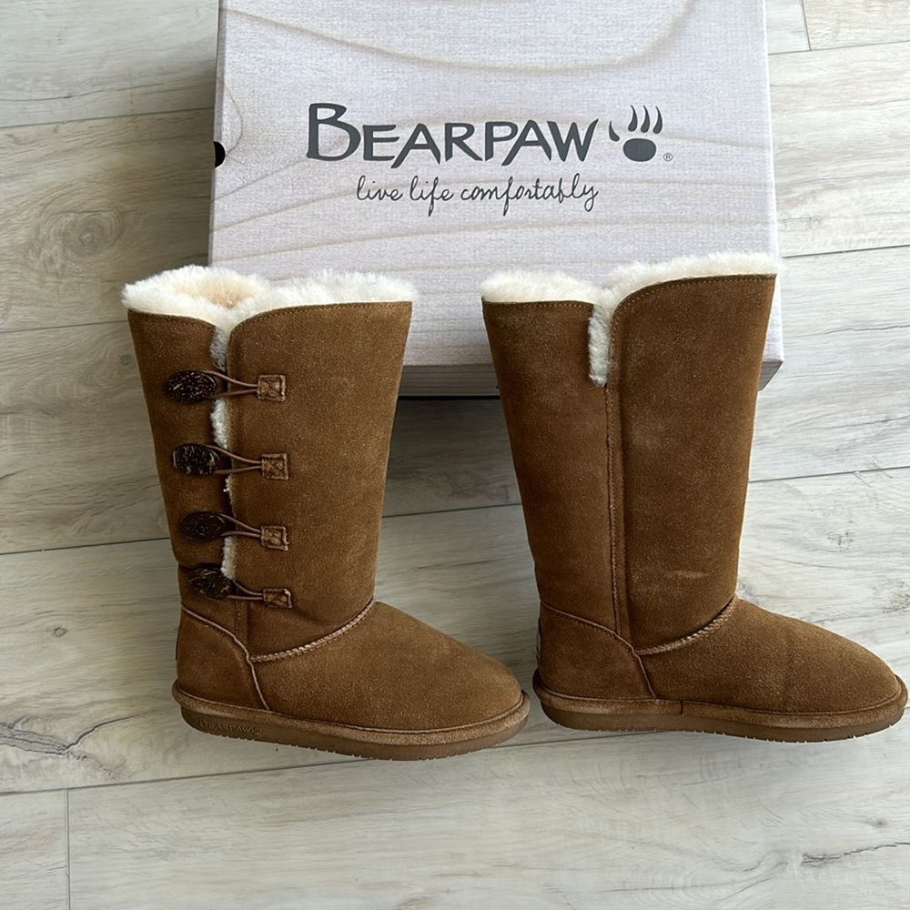 BearPaw 6 high boot NWT